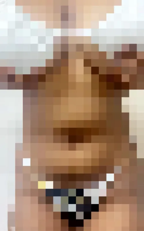 Even pixelated, I make you weak. 🤏🏽