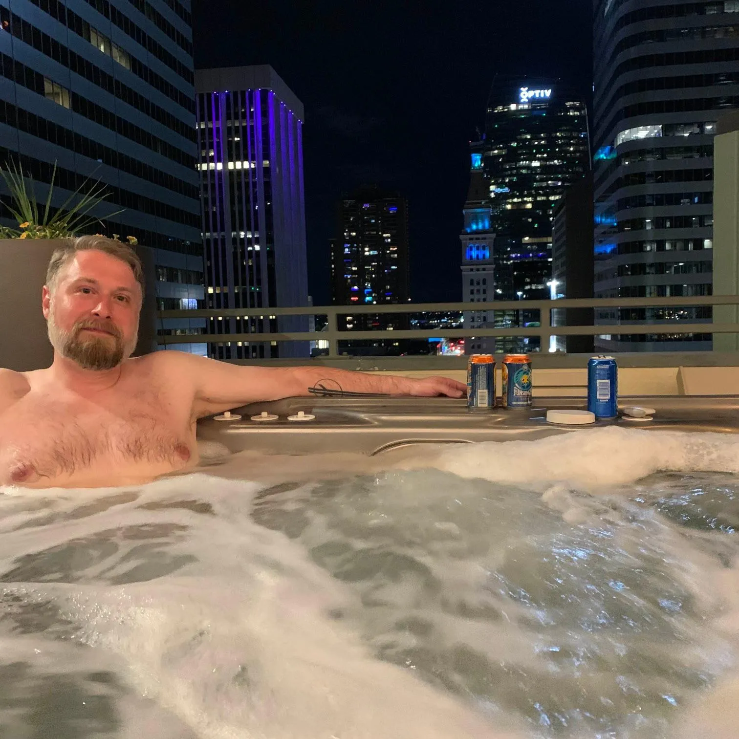 Former missionary looking for his Watersports loving, nudist girlfriend