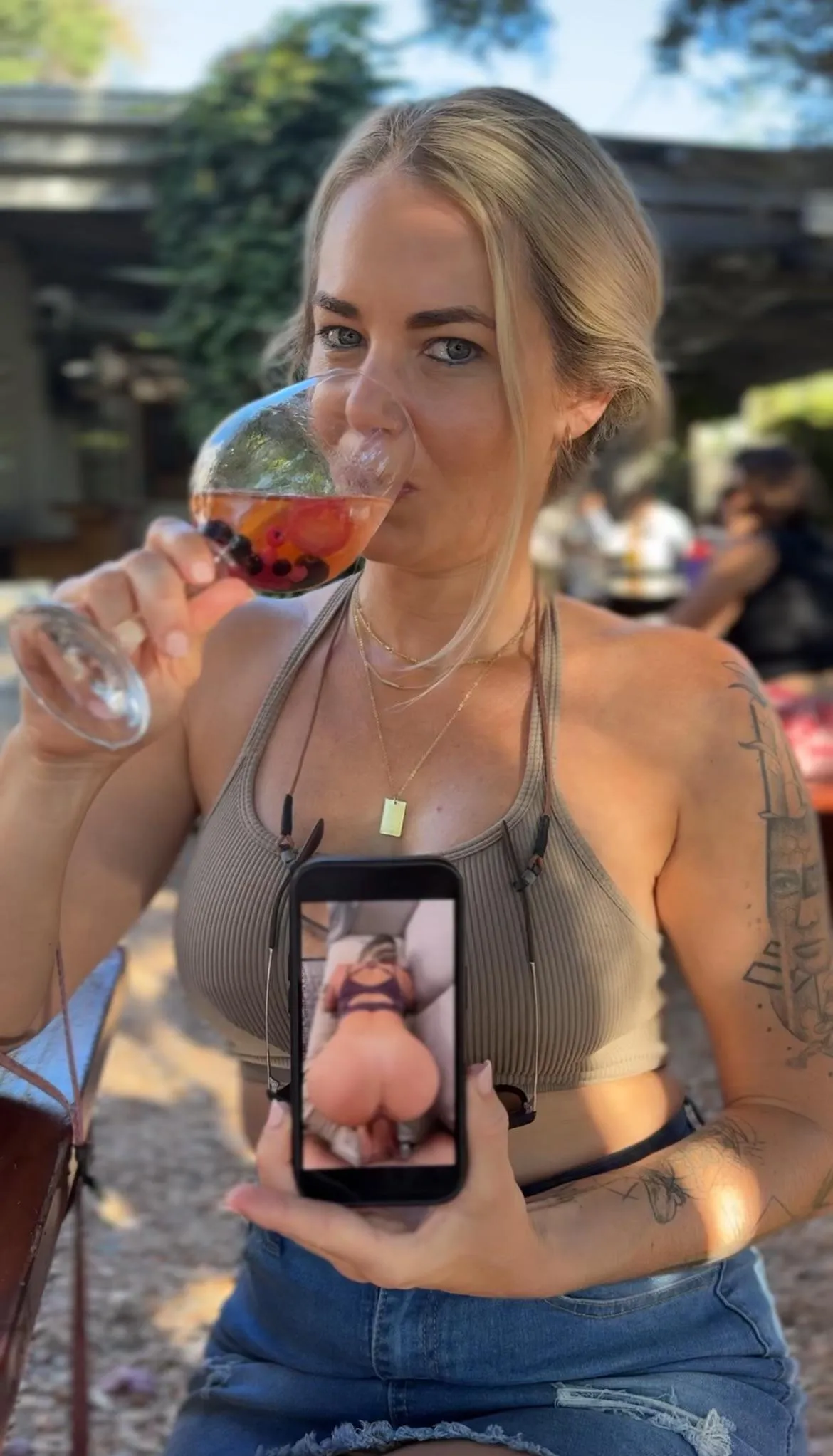 Guess who had a good time before the sangria.. - Joannamilkers on imagefap