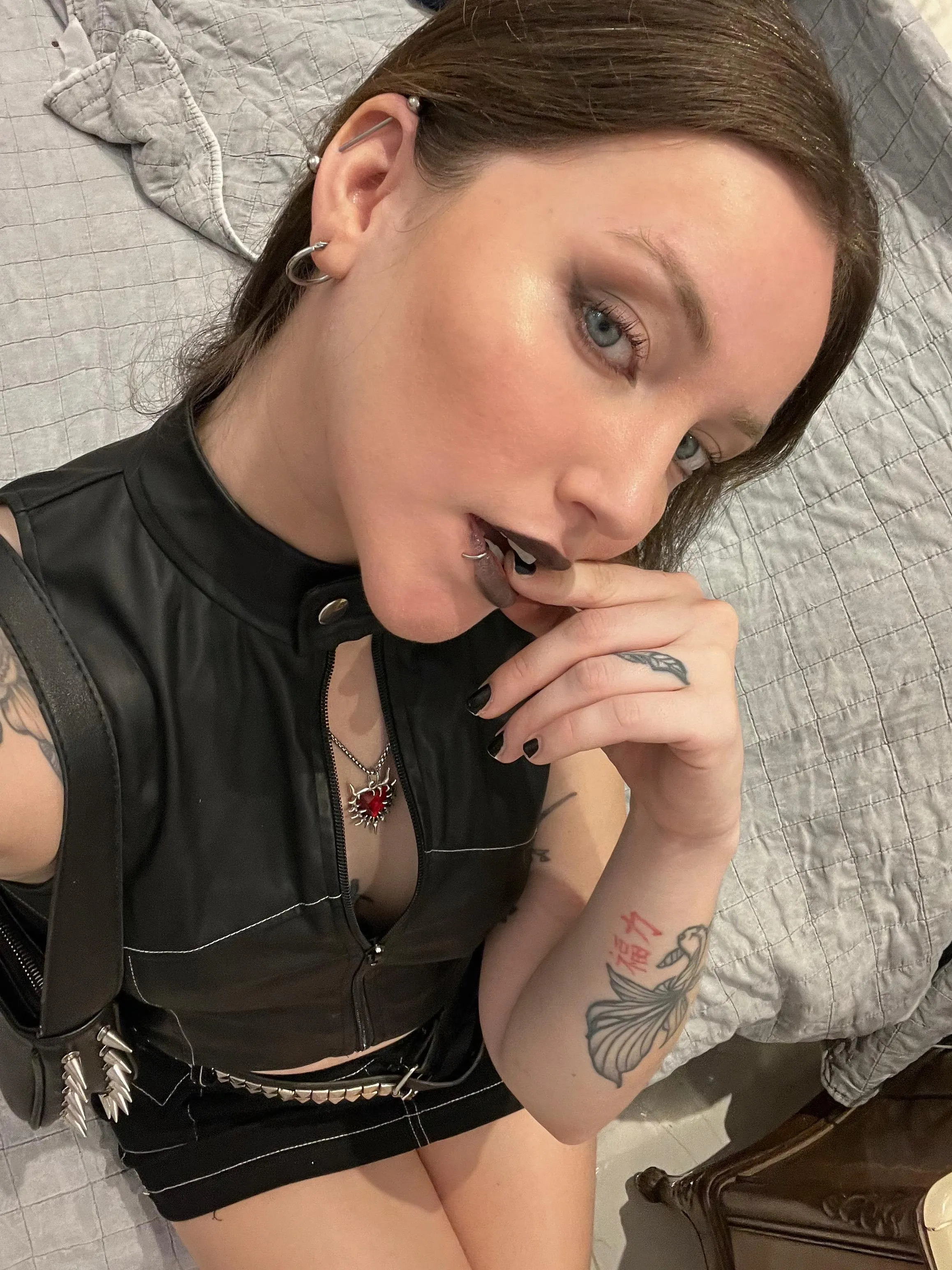 how'd you respond if your goth friend teased you with a lip bite?