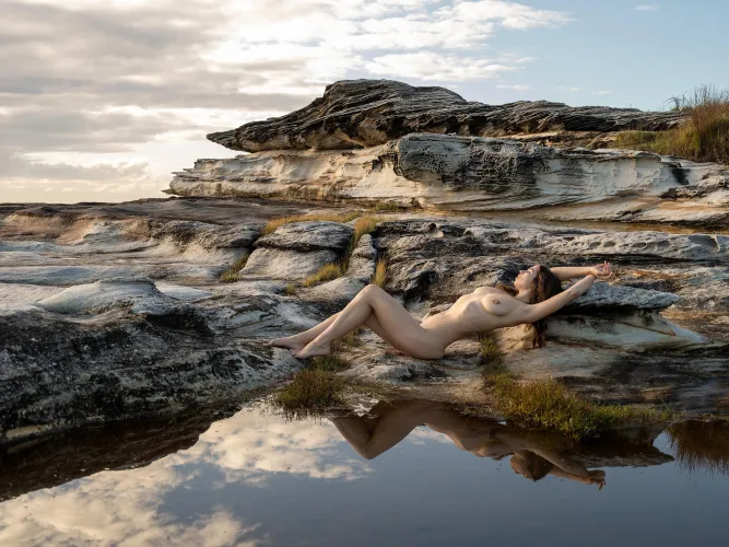 Humans were naked in prehistory for at least 90,000 years