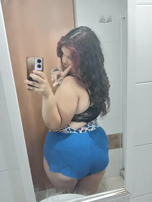 I wanna sext so much rn 🤤