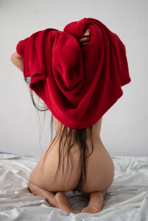 Latina woman with barefeet