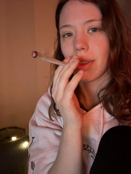 Let my presence cloud your mind💨🖤