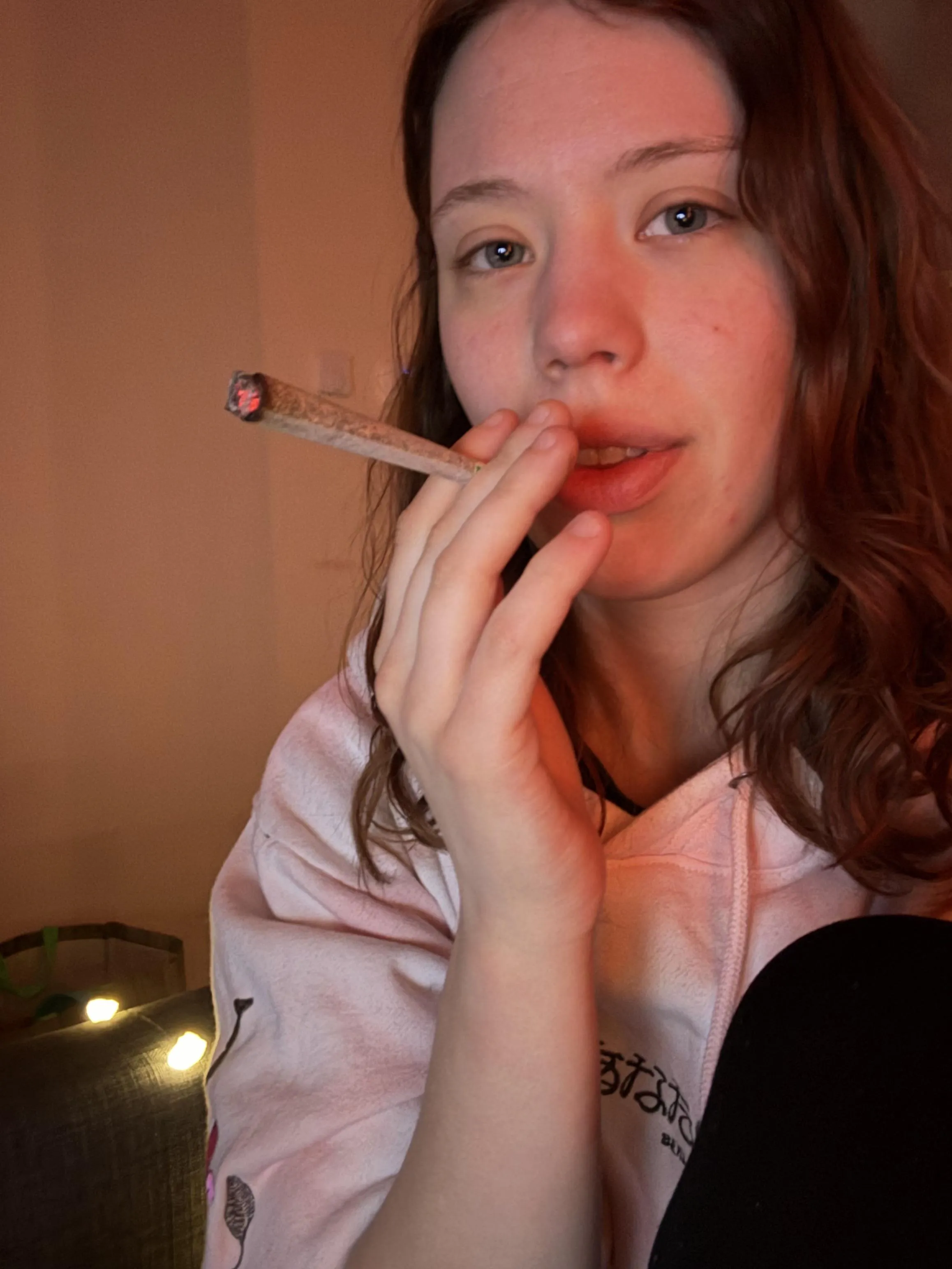 Let my presence cloud your mind💨🖤