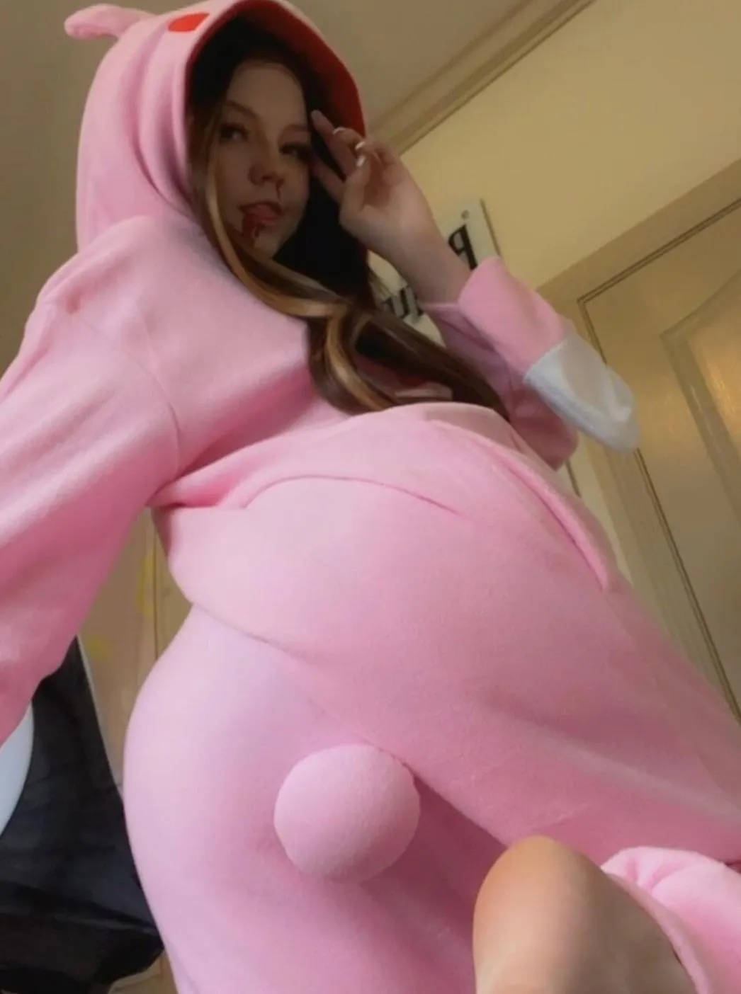 look! it’s got a cute lil bun bun tail!