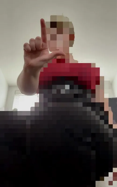 losers like you don’t even get to see me fully clothed- and i bet that still made your 🍤 hard 🤣