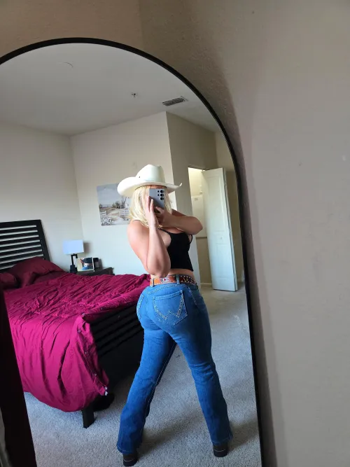 My outfit, where are we going on our first date?