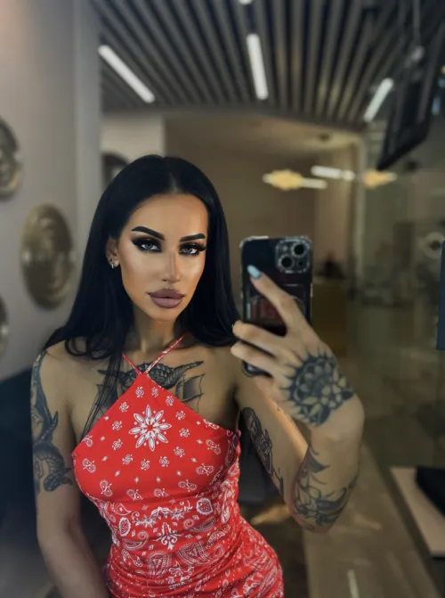 My plastic face and lips, be honest, would you want a girl like me as your girlfriend?