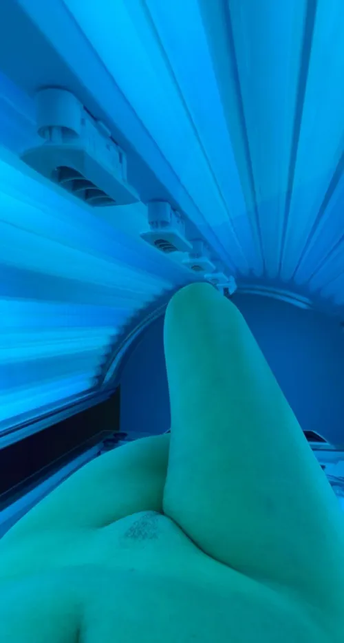 Seeing everyone’s sexy pics on here turned me on in the tanning bed!