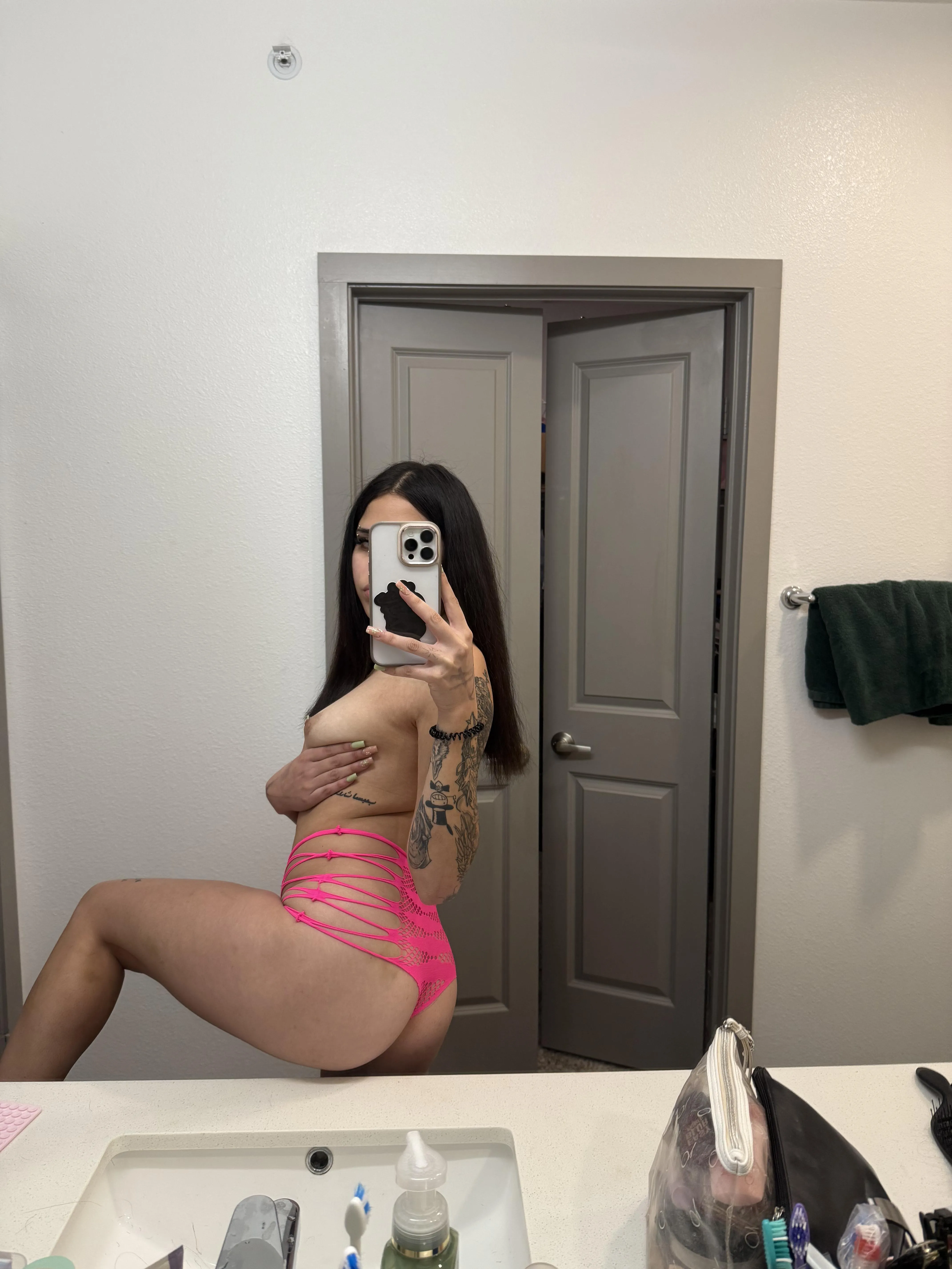 The best seatmate you'll ever have😏💦