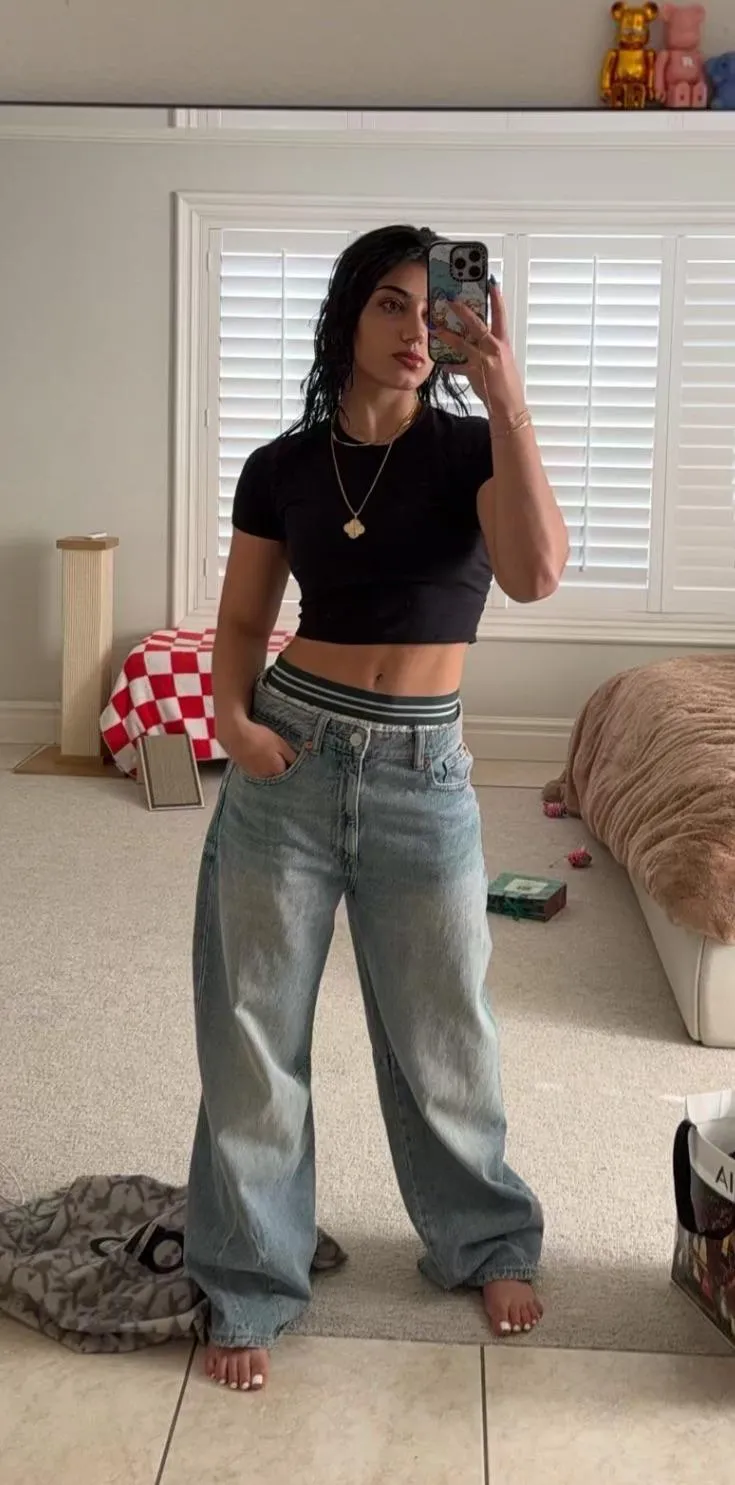 Them white toes are my weakness!!