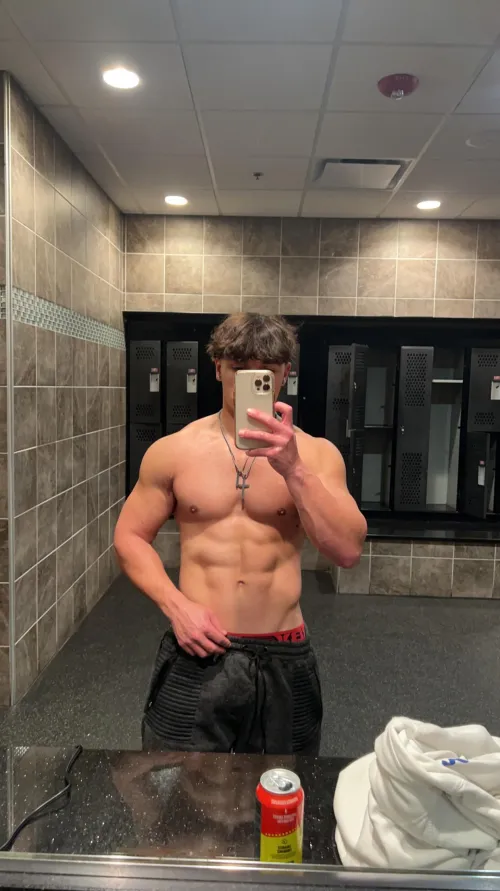 Want to start cutting to get shredded for summer. Want to lowerbf and get rid of love handles but keep mass