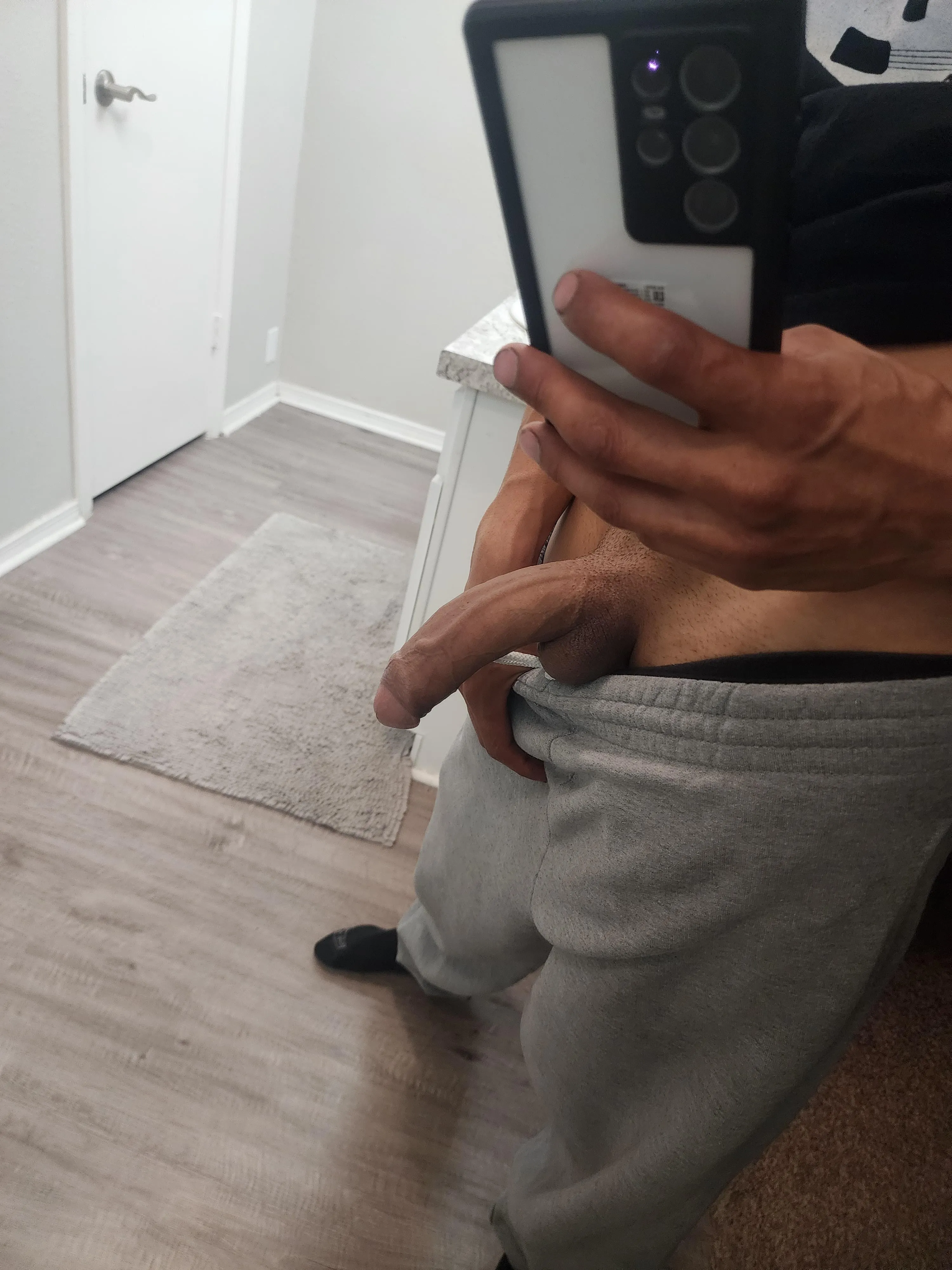 26 m4f looking for a hot hookup 