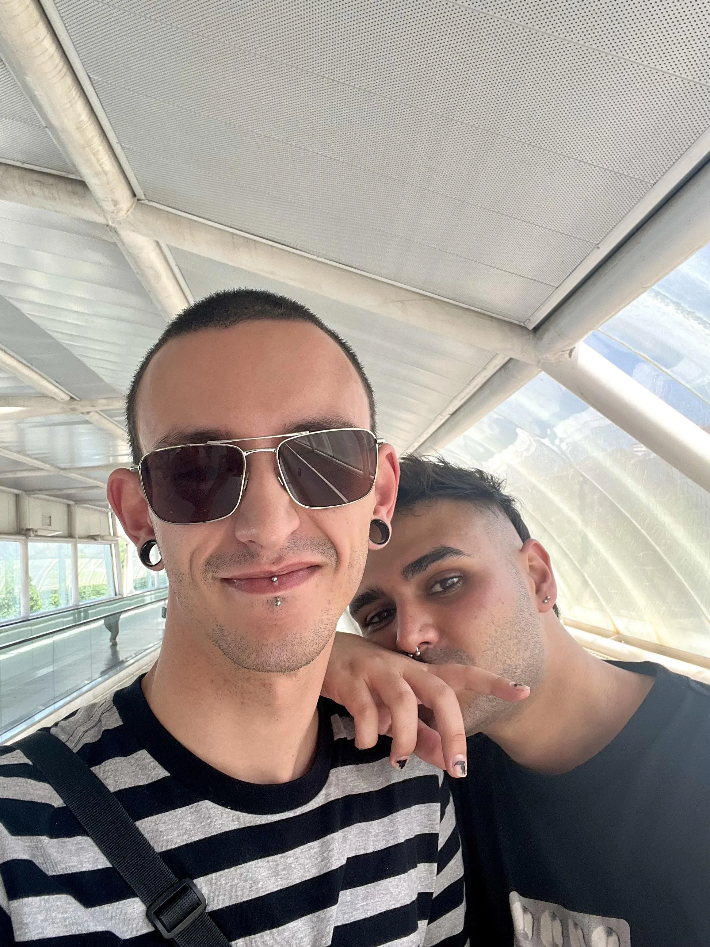 27/23y, We are two doms looking for a submissive!!! Dm us 👊🏼👊🏼👊🏼