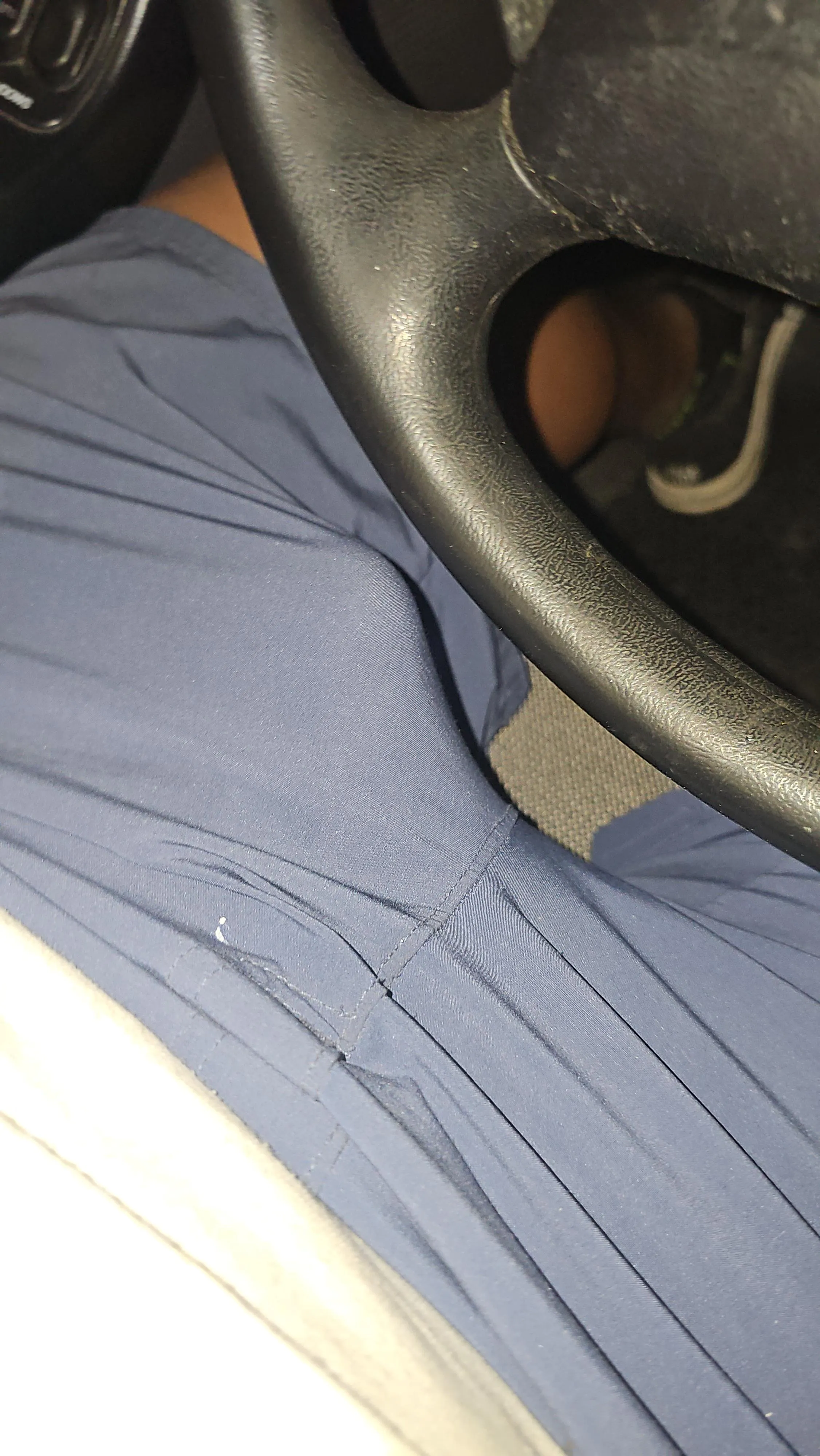 [28] anyone who can suck me up rn ?