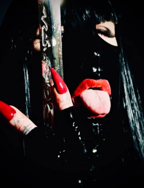 A feast for your eyes🖤🔥