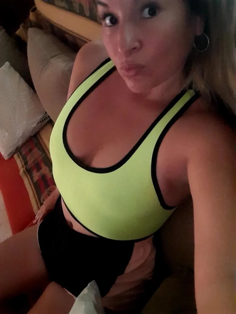 After the gym I get horny and want to play F40