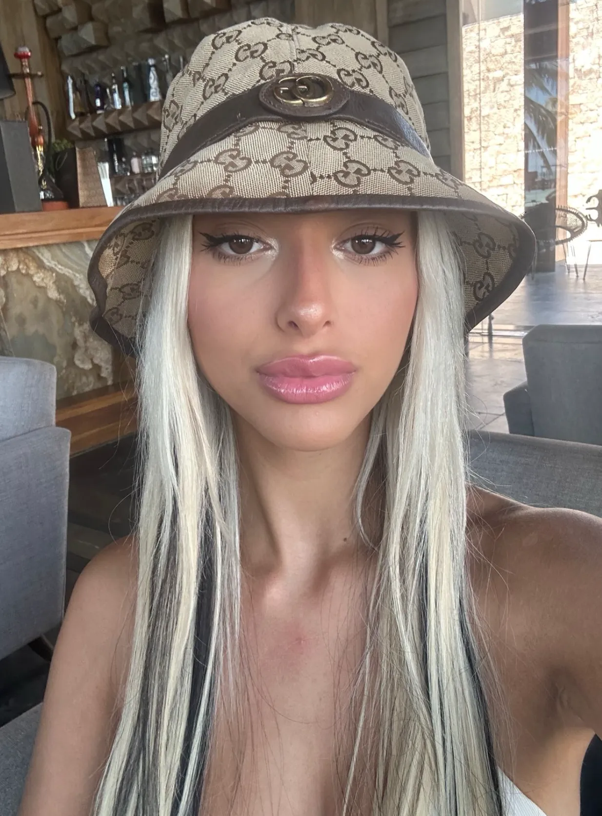 come talk on ig @miaa.hils