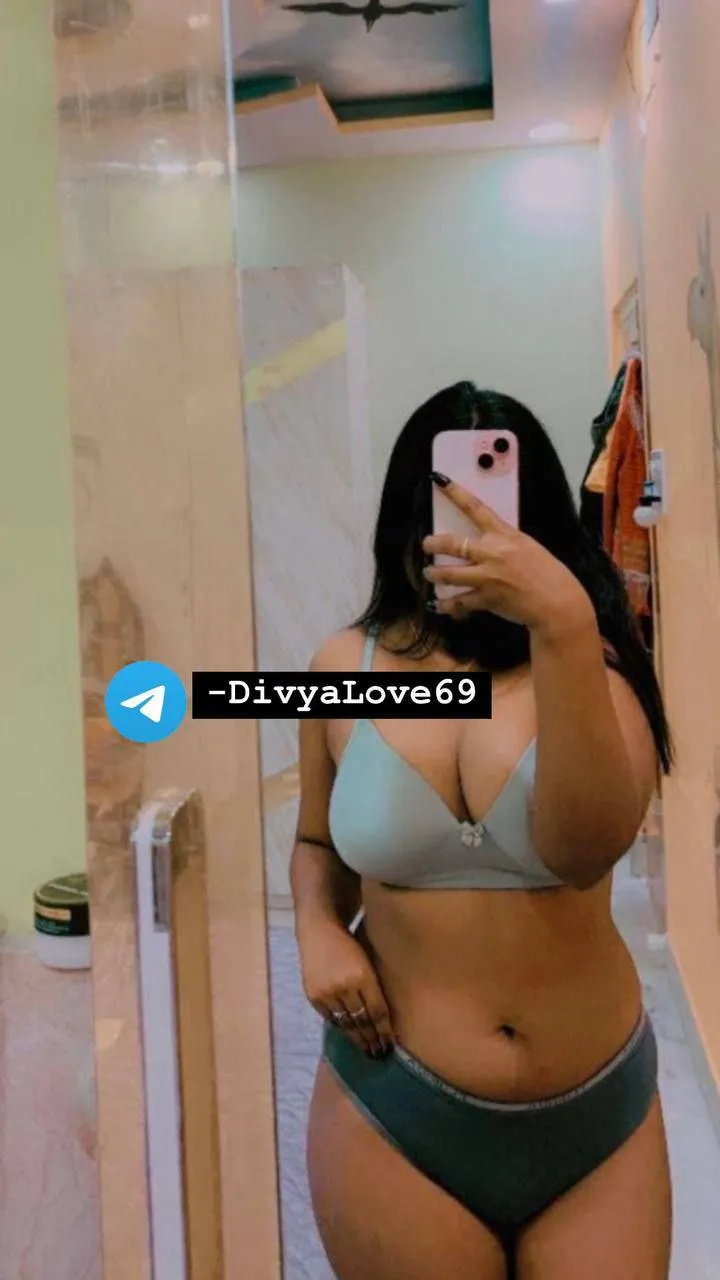 Desi girls are best in Sexting... Wanna try daddy? 21 F
