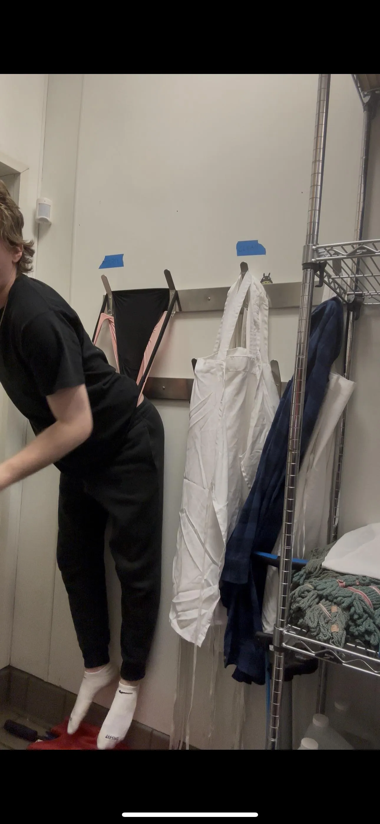 i hate being single and having to do this to myself 😓