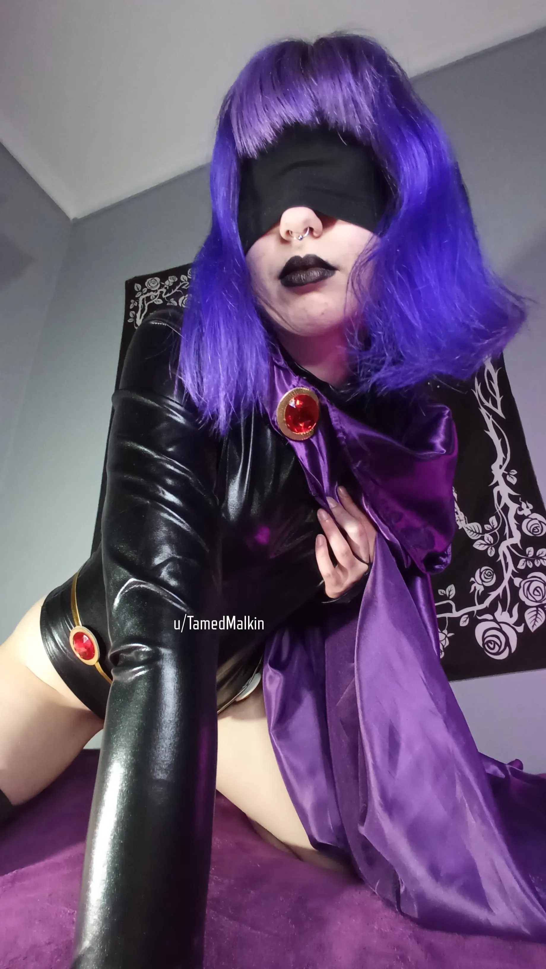 If you like cosplay and dildos, I'm perfect for you
