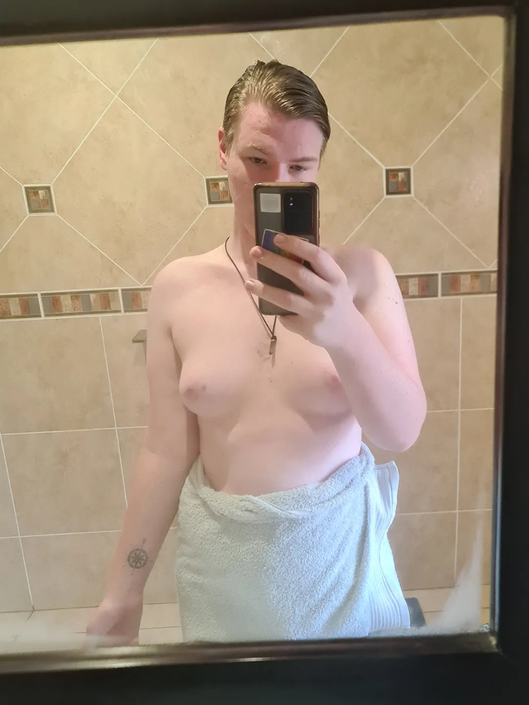 Just got out the shower, it's a bit too steamy 😉