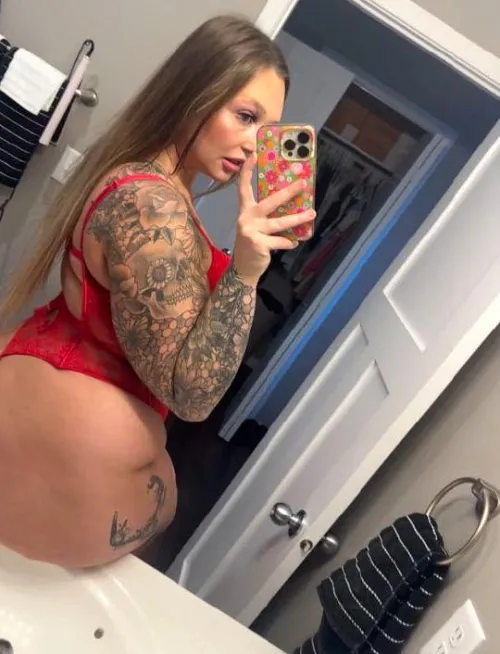 Tattoos, tits, and coffee (F)