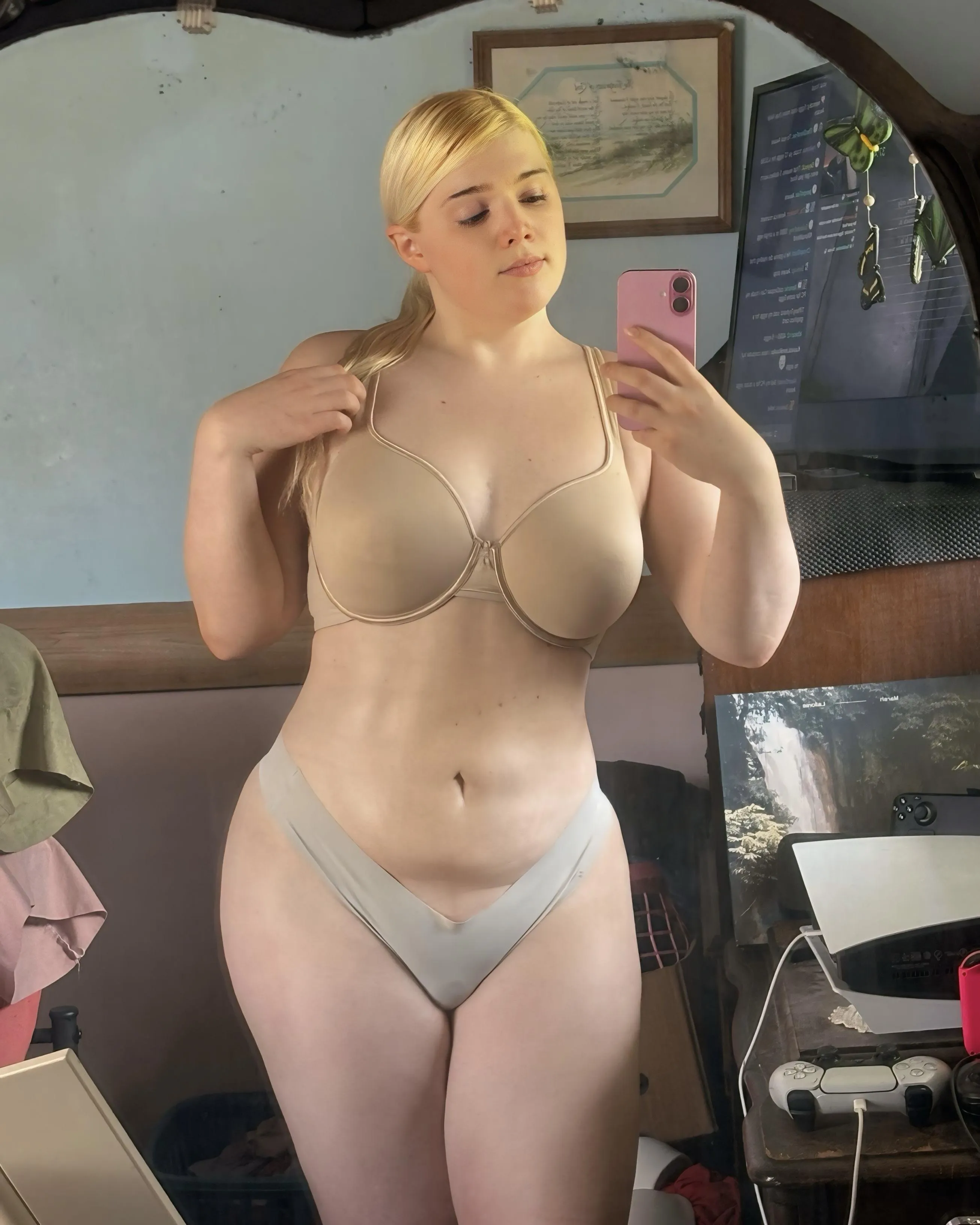 Tell me if you love big trans titties like mine 🍒