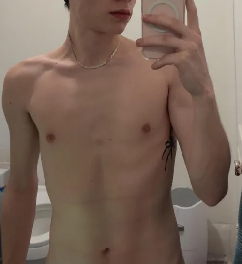 Worship my body like the god it is 😏