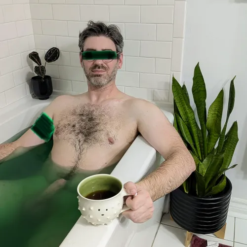 Always bringing friends to the bath with me