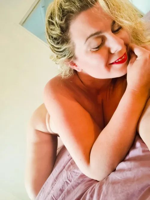 Avec moi, on peut tout faire… sauf la gueule ! Ici on baise avec bonheur ! 💋