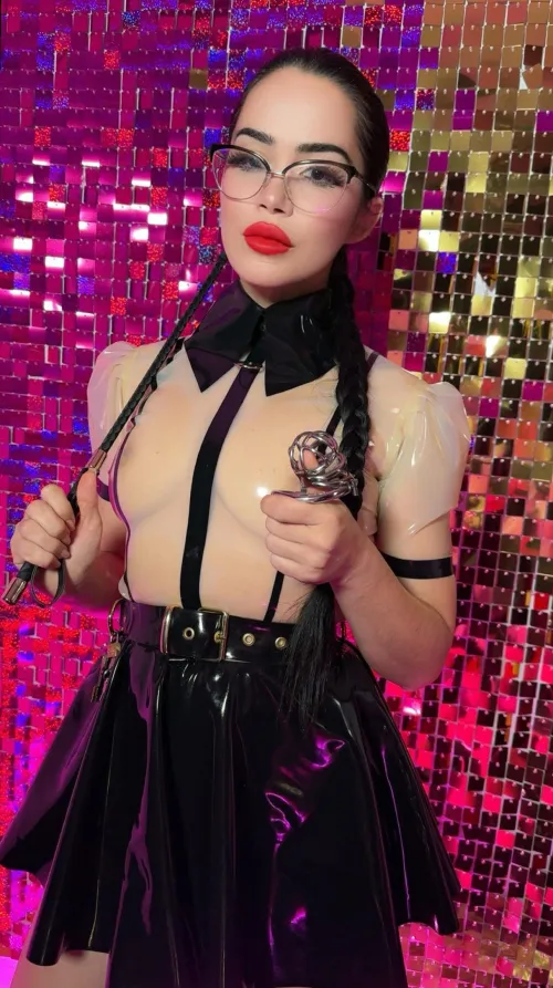 Do you want to worship your goddess? Start by caging you