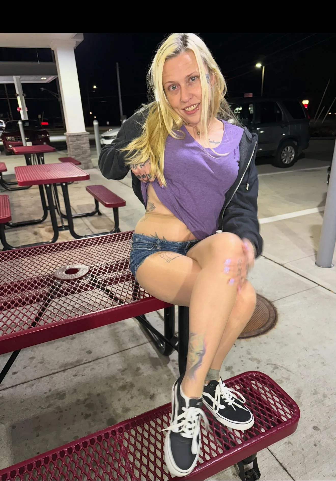 Flashing my pantyhose waistband