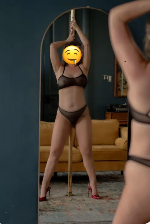 Happy MILF Monday everyone!! 😈😈