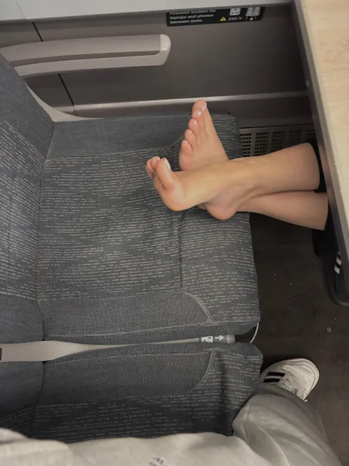 Would you ask me to take my feet off the chair? 👀👣