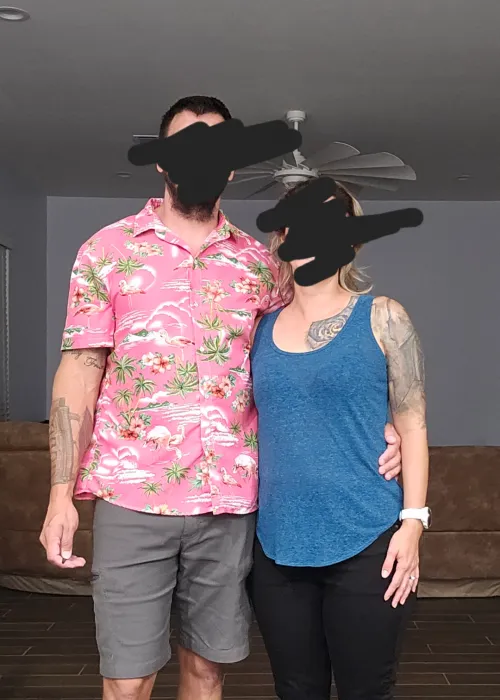 Experienced 37 couple visiting Queen Creek 04/25.