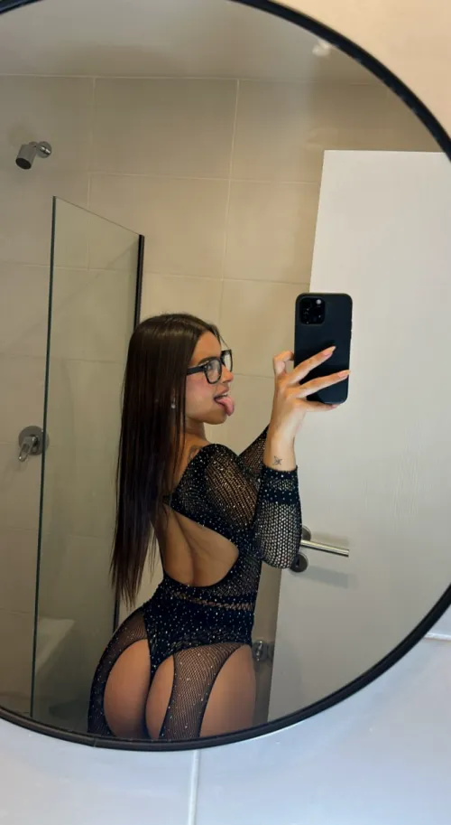 Feel the paradise once you put that inside of me.