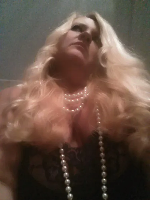 Hotwife Looking 4 Fun