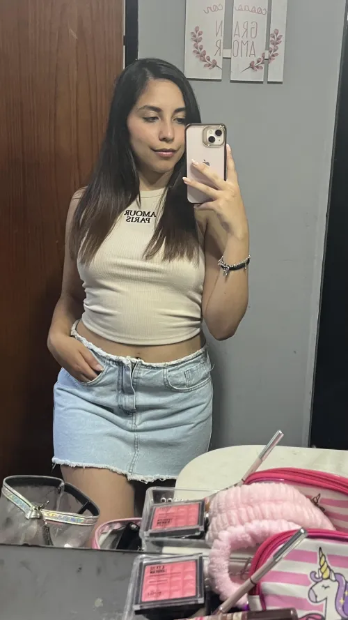 I like the shirt I'm wearing, imagine me without it 😘🤭