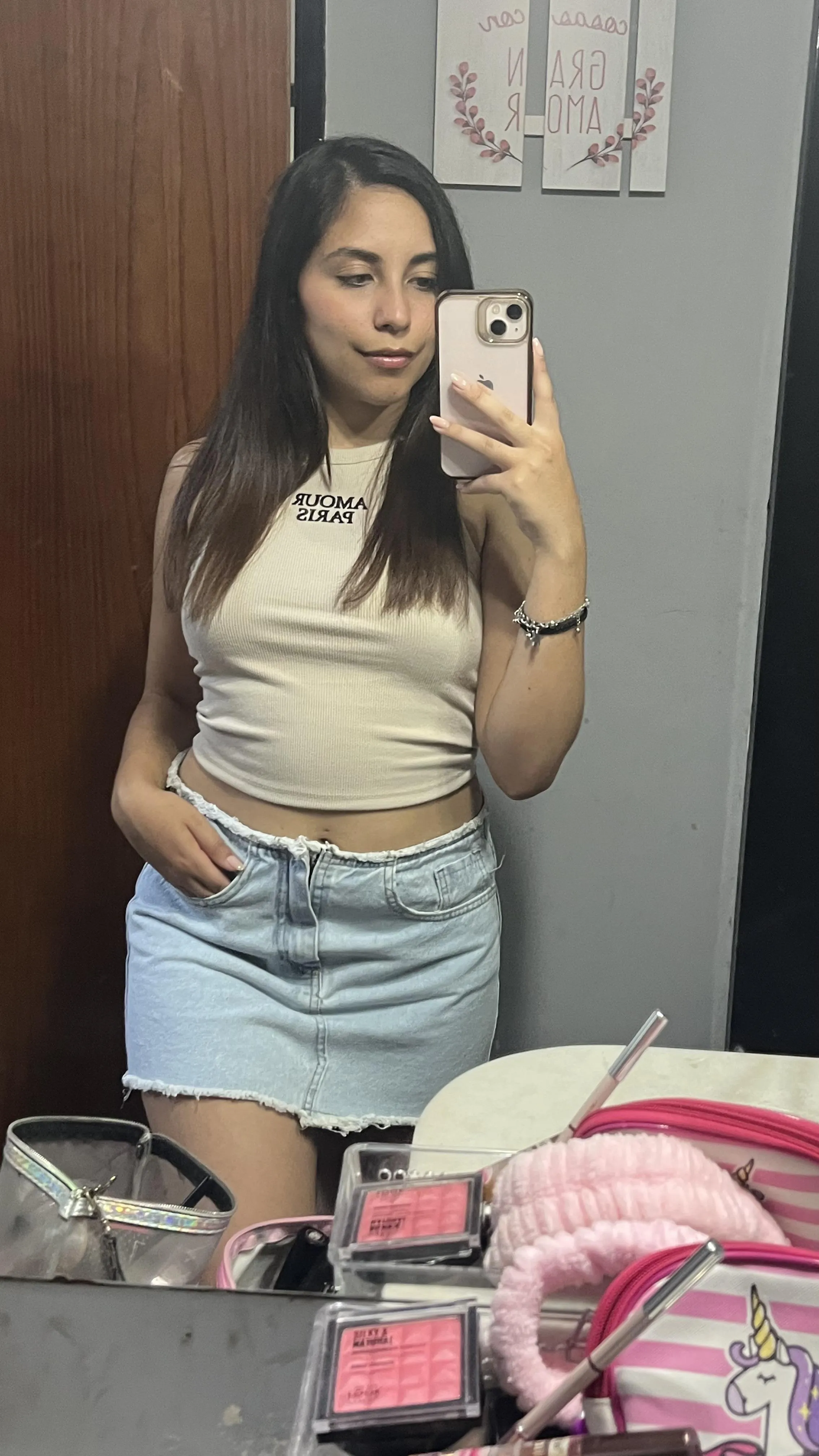 I like the shirt I'm wearing, imagine me without it 😘🤭