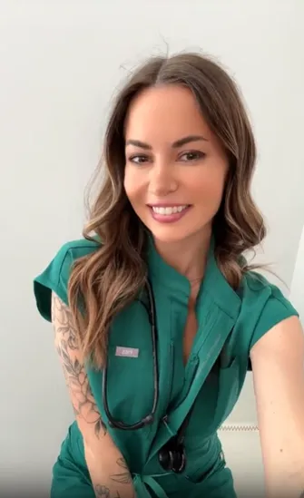 If I showed you nudes during work, would you wanna see them?