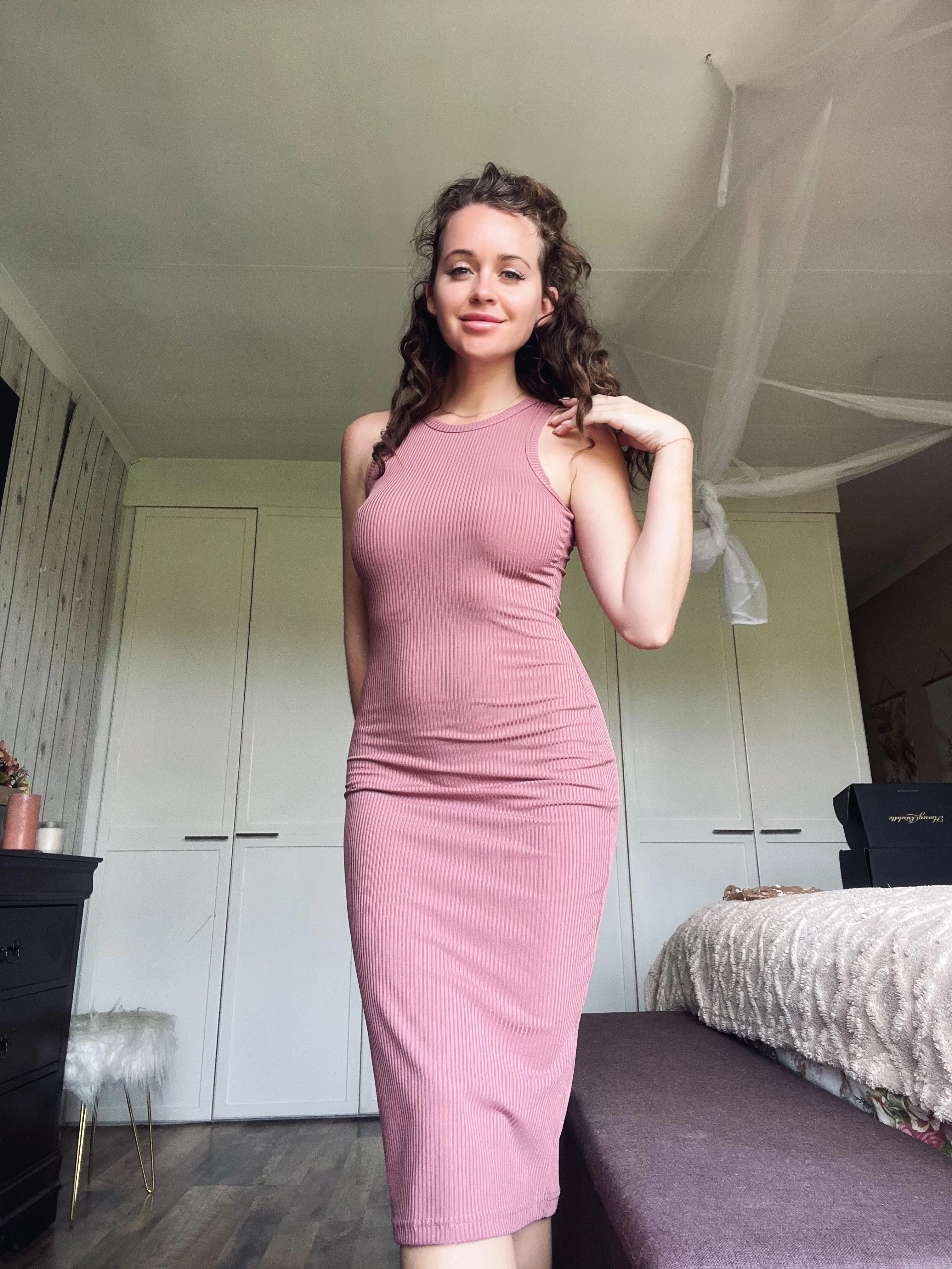 It would be a crime wearing a bra with this dress