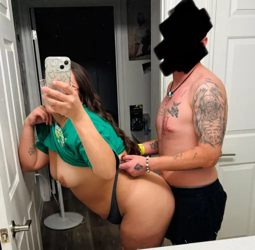 Looking for some fun couples or ladies! 🩷 (M27 F25) 420 friendly!
