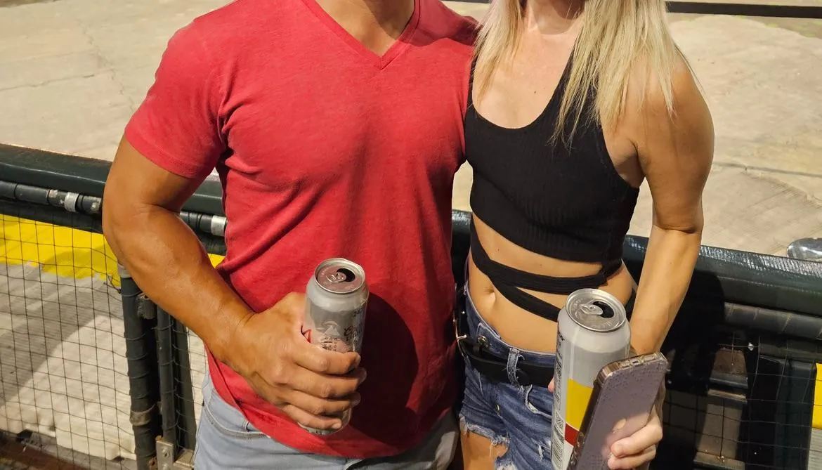 Petite bisexual blonde (34) looking for a girl to share my boyfriend (40) with. A girl that will let him cum inside of you then I’ll lick you clean after😈