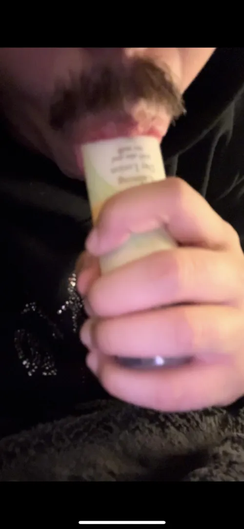 [25] m anyone wants their dick sucked tomorrow in tomball lmk :)