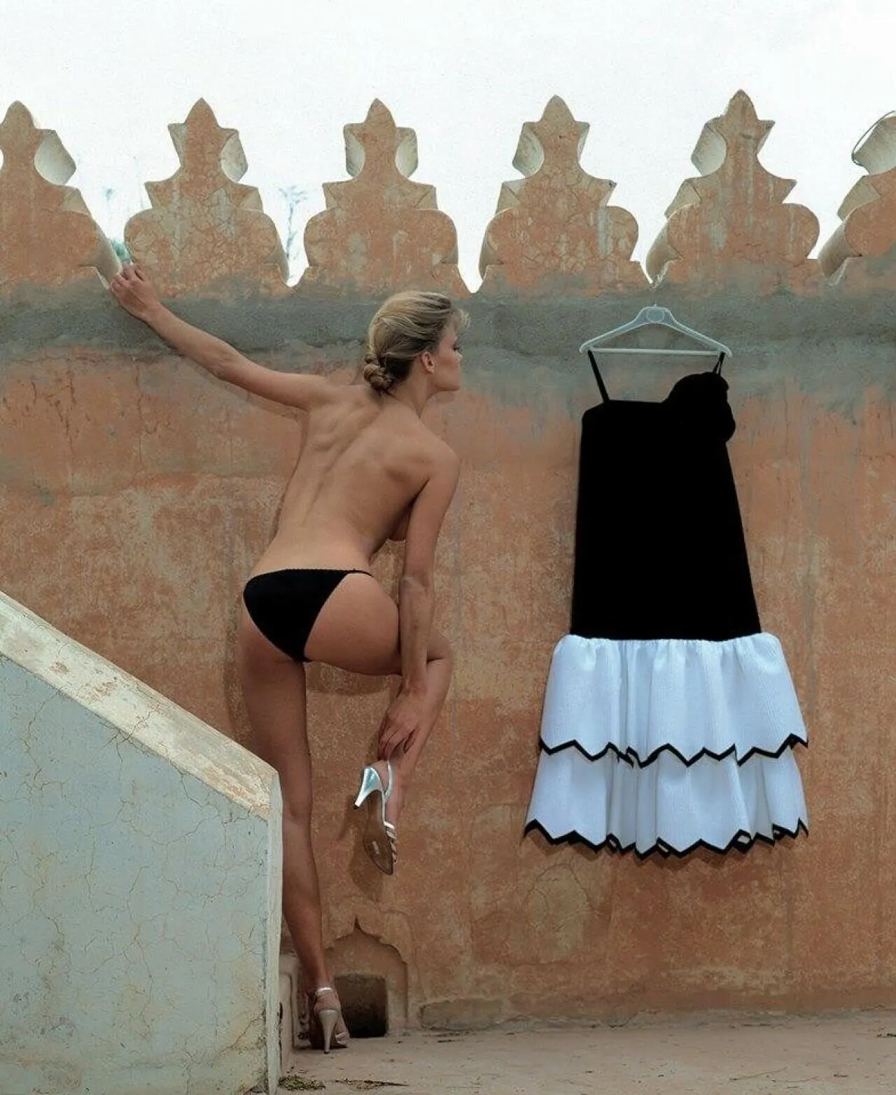 Anne van Brussell (von Brussel) | chez Alain Delon, Marrakech, 1988 | for French Vogue | ph. Jean-Daniel Lorieux