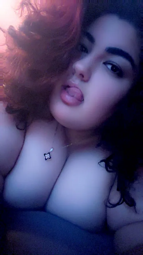 Any couples attending Walkers in Dearborn this weekend!MF4MF