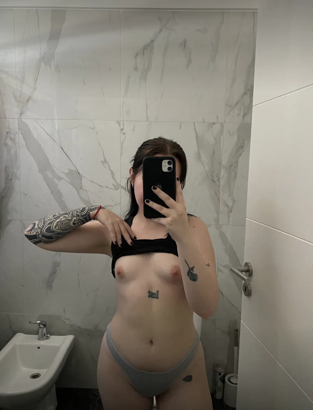 Are there anyone who's into girls with flat chest?