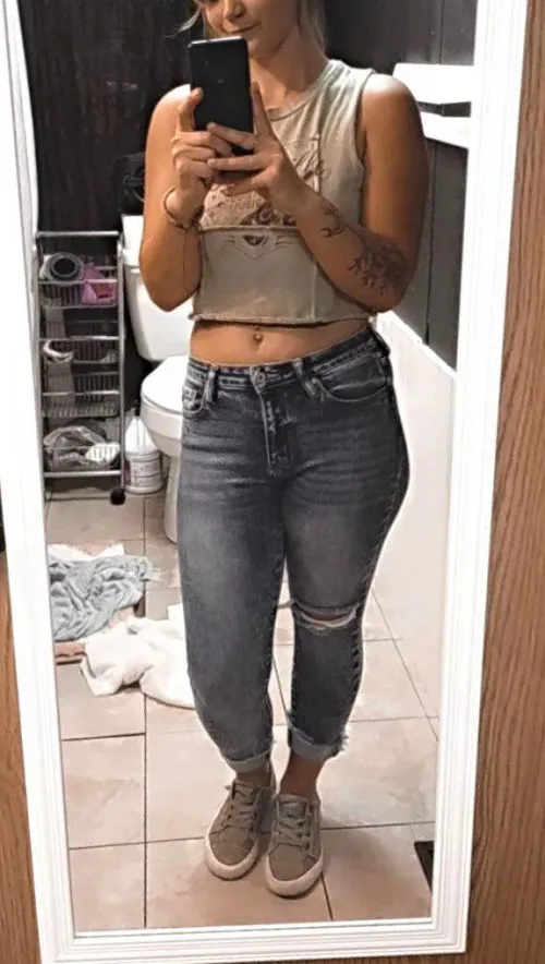 Drop a ❤️ you'd promise to masturbate every time I send you my nudes